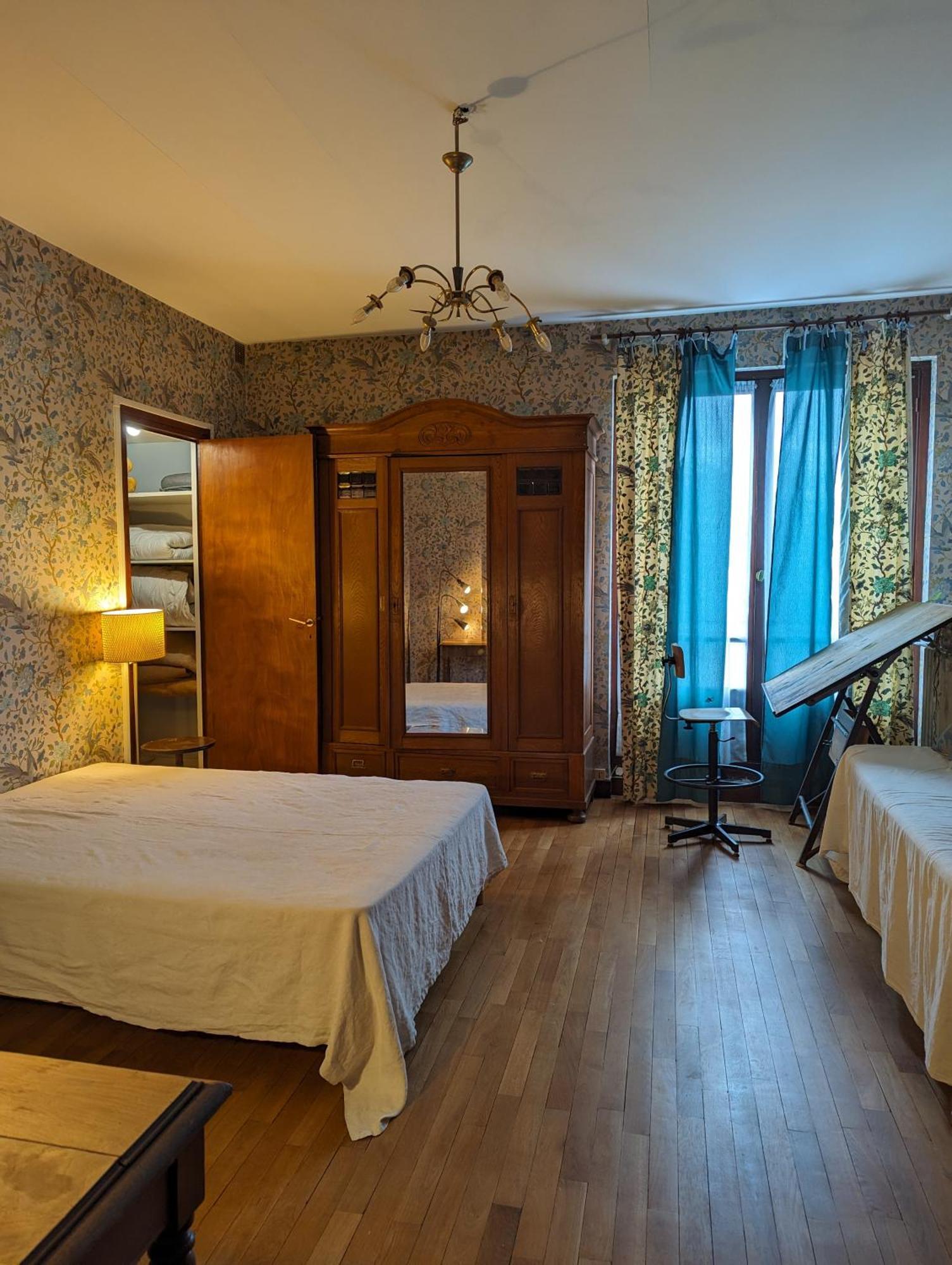 Studio 63M2 3Eme Etage Ou Chambre Dans Appartement 2Eme Etage Pour Sejours A Moulins ムーラン エクステリア 写真